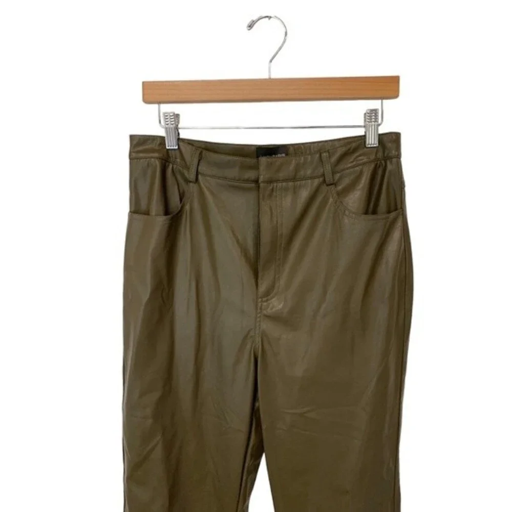 NWT LUCY PARIS‎ | Faux Leather Flat Front Crop Olive Green Pants M